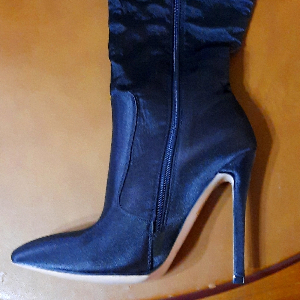 Simmi Thigh High Boots Sz 5